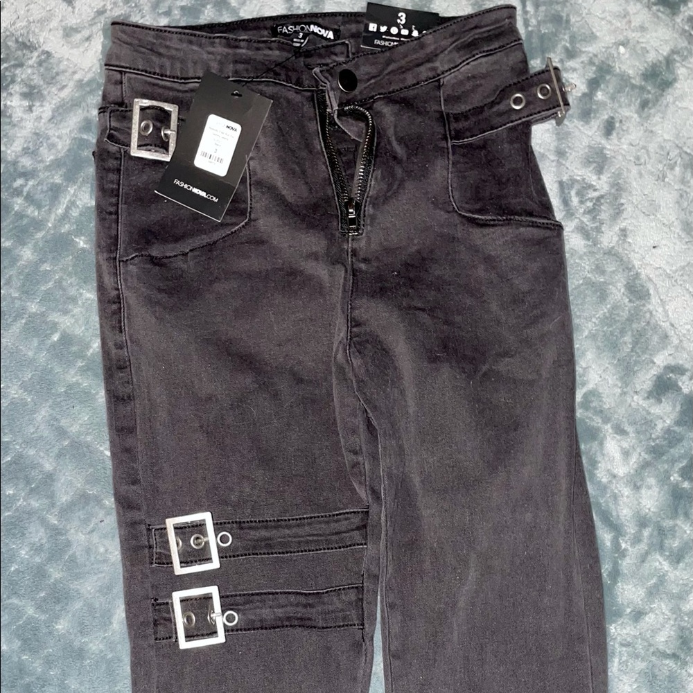 Fashion Nova Size 3 Skinny Jeans with cute buckles